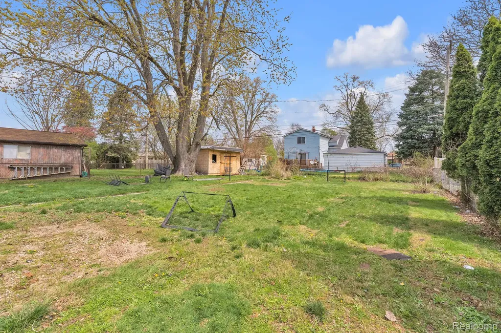 6964 Nightingale Street Dearborn Heights City MI 48127