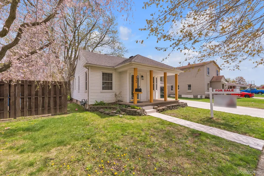 6964 Nightingale Street Dearborn Heights City MI 48127