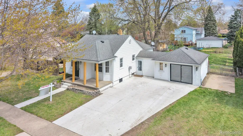 6964 Nightingale Street Dearborn Heights City MI 48127