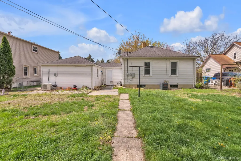 6964 Nightingale Street Dearborn Heights City MI 48127