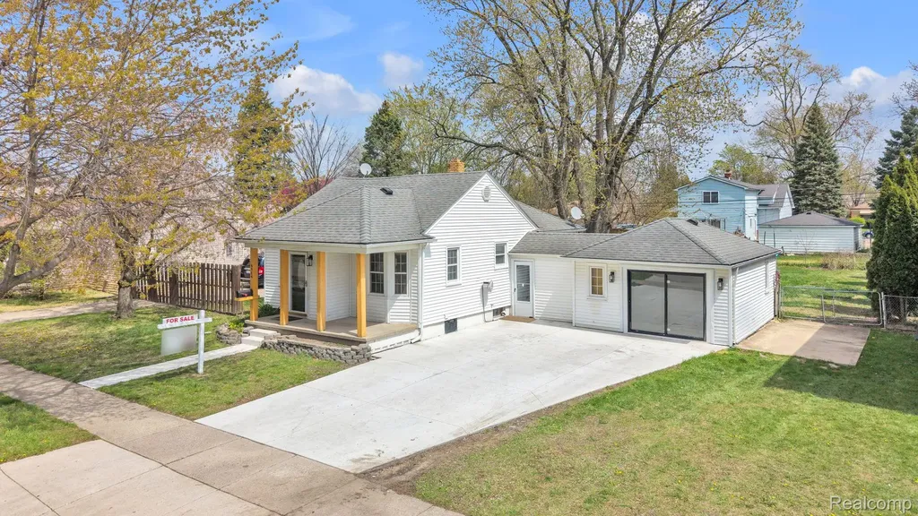 6964 Nightingale Street Dearborn Heights City MI 48127