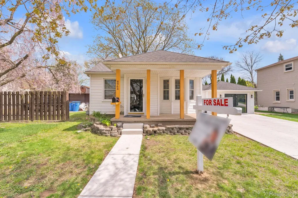 6964 Nightingale Street Dearborn Heights City MI 48127