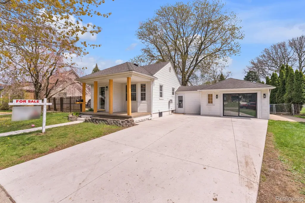 6964 Nightingale Street Dearborn Heights City MI 48127