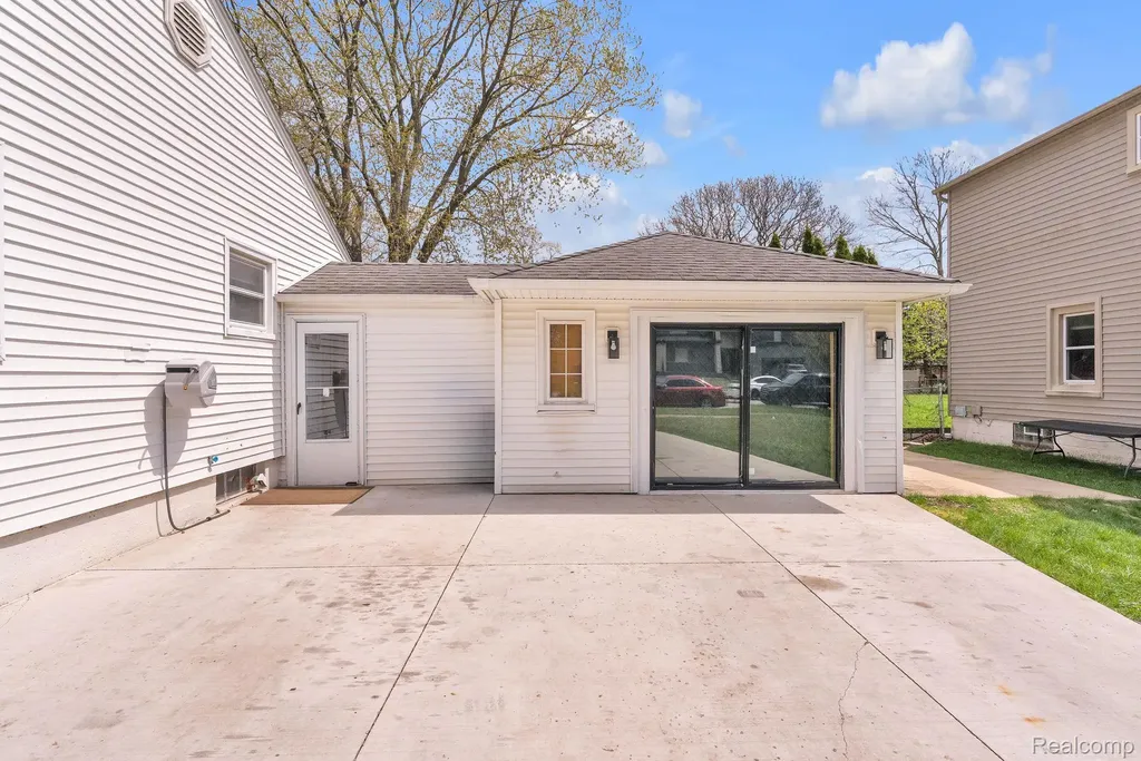 6964 Nightingale Street Dearborn Heights City MI 48127