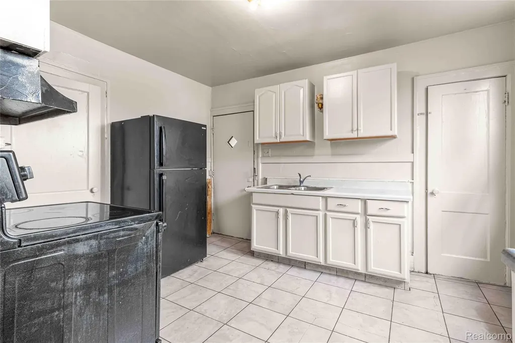 6732 Clifton Street Detroit City MI 48210