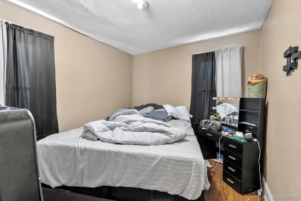 6732 Clifton Street Detroit City MI 48210