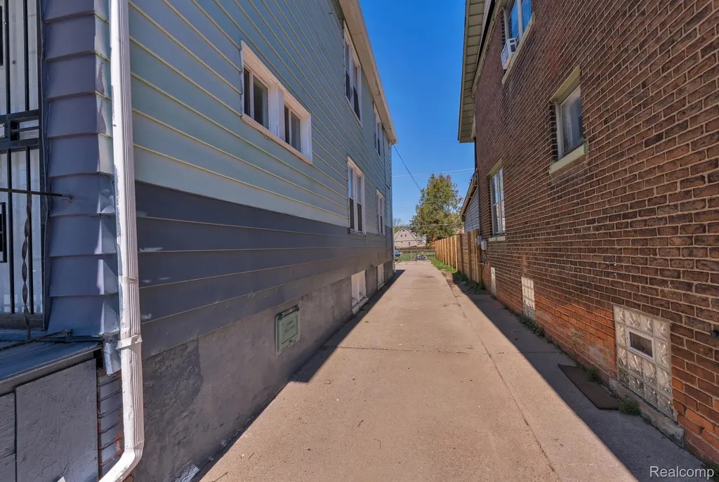 6732 Clifton Street Detroit City MI 48210