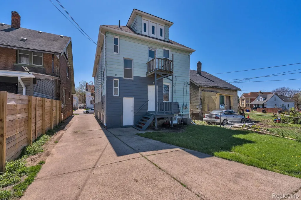6732 Clifton Street Detroit City MI 48210