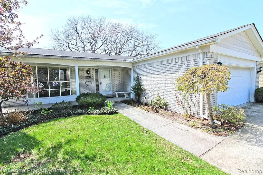 22512 Corteville Street St. Clair Shores City MI 48081
