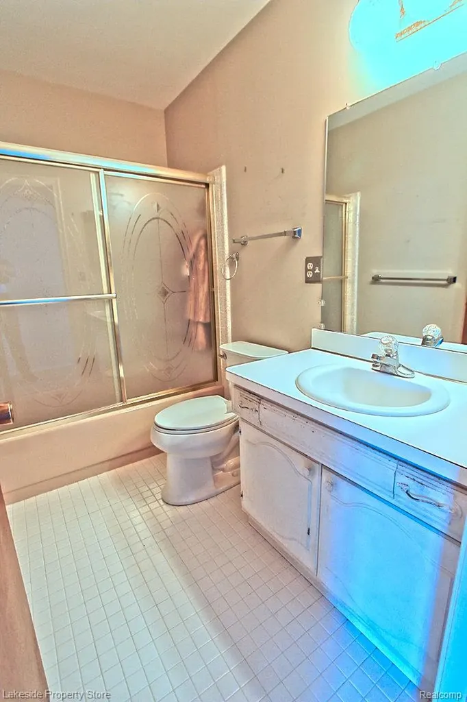 22512 Corteville Street St. Clair Shores City MI 48081
