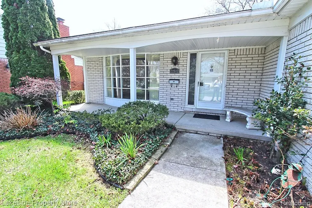 22512 Corteville Street St. Clair Shores City MI 48081