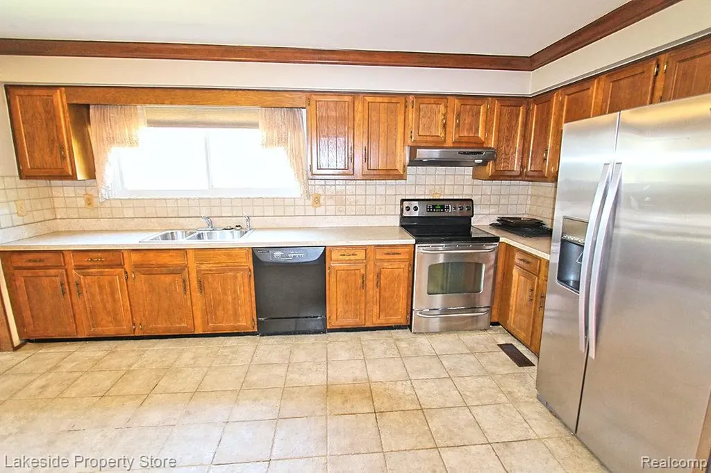 22512 Corteville Street St. Clair Shores City MI 48081