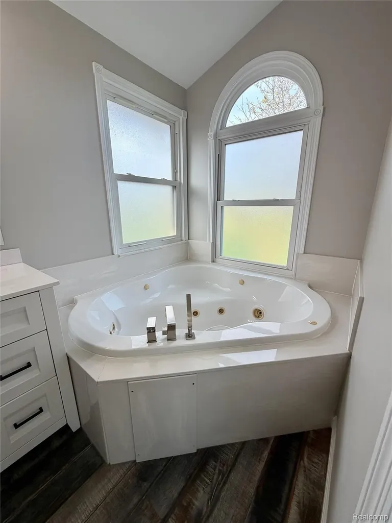 7828 Fosdick Road Pittsfield Charter Township MI 48176