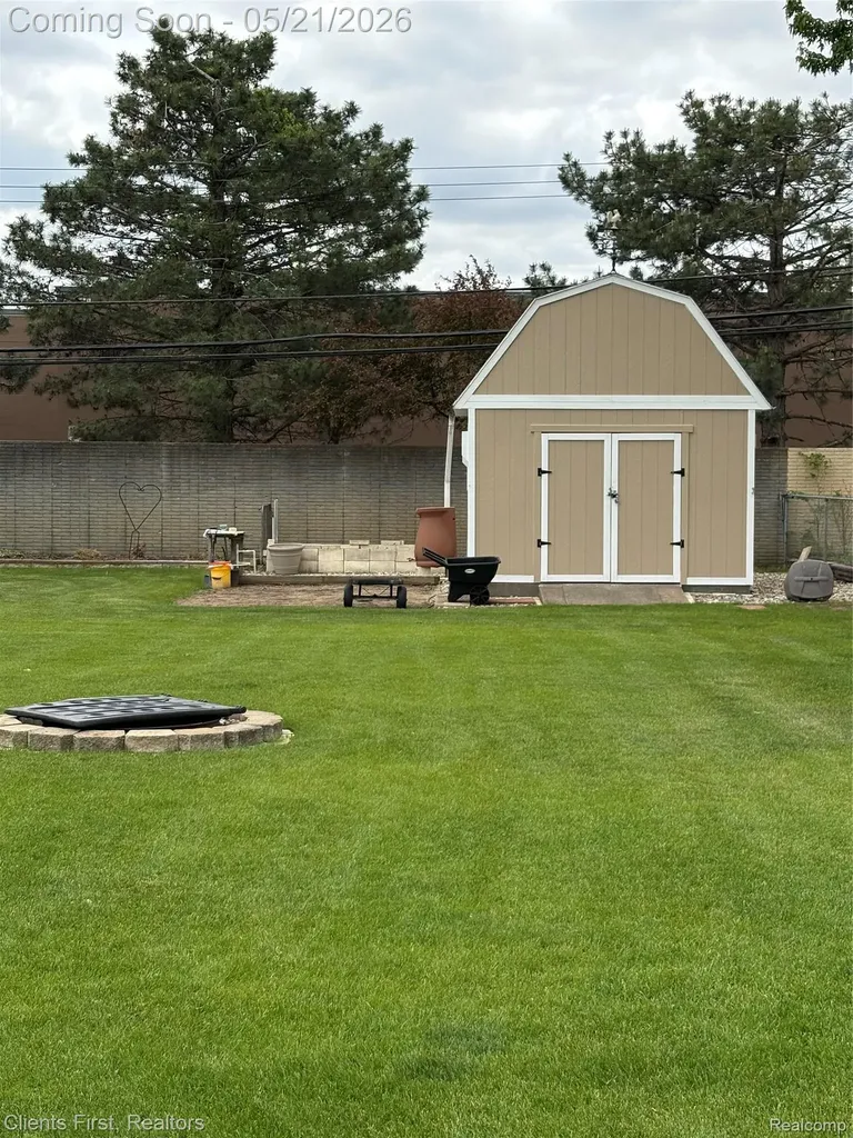 34639 Parkgrove Drive Westland City MI 48185