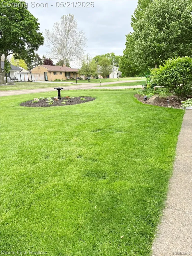 34639 Parkgrove Drive Westland City MI 48185