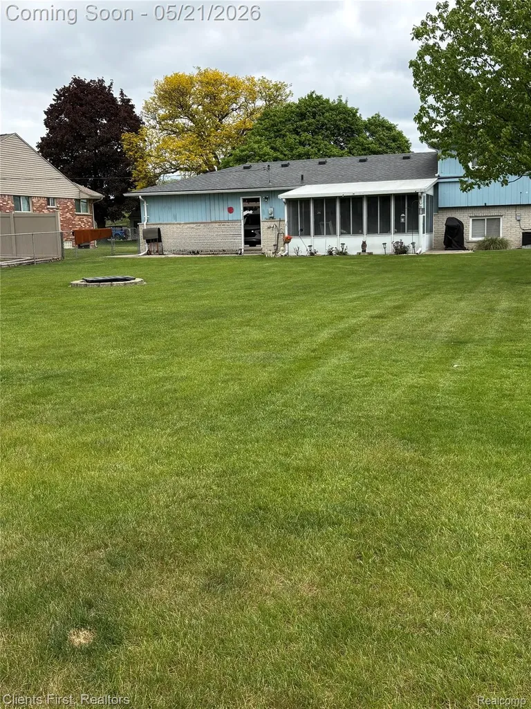 34639 Parkgrove Drive Westland City MI 48185