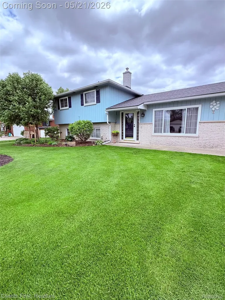 34639 Parkgrove Drive Westland City MI 48185