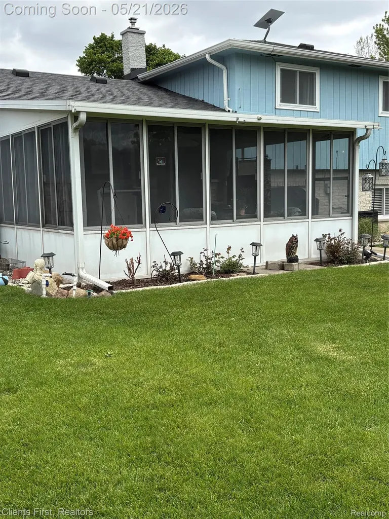 34639 Parkgrove Drive Westland City MI 48185