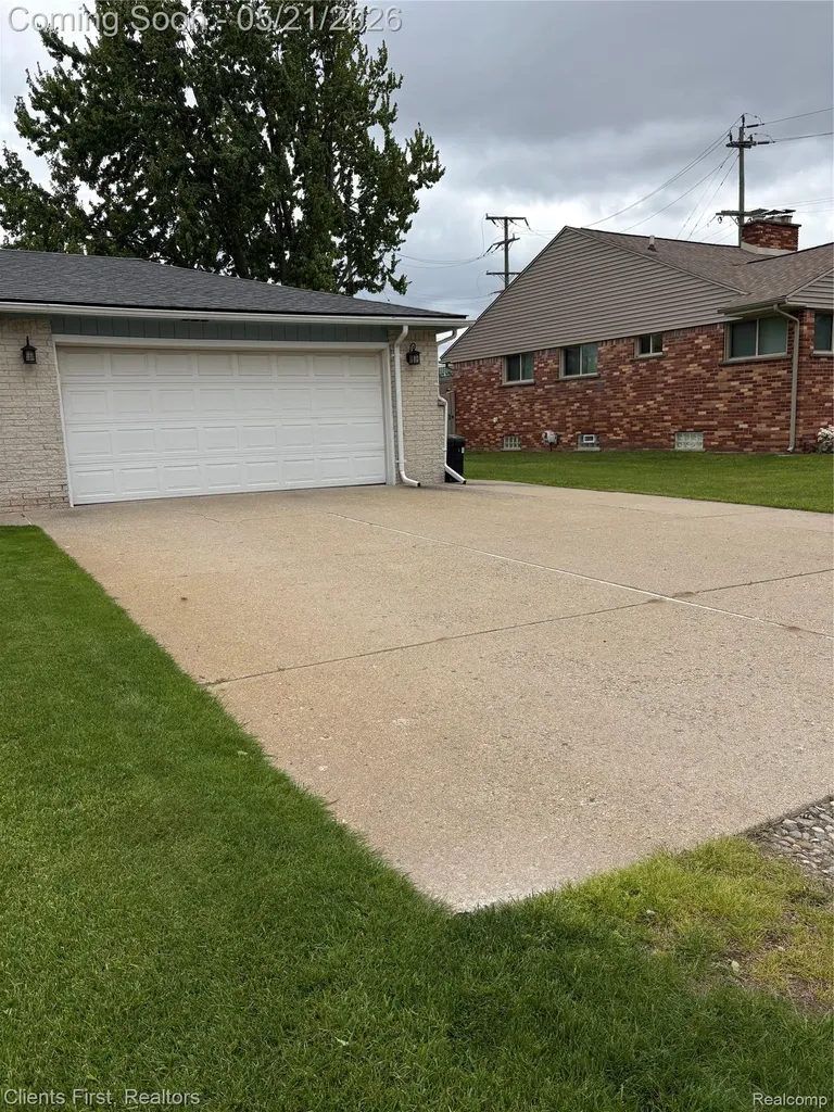 34639 Parkgrove Drive Westland City MI 48185