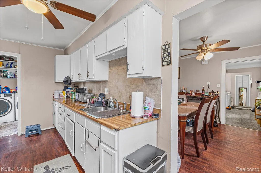 6501 Heyden Street Dearborn Heights City MI 48127