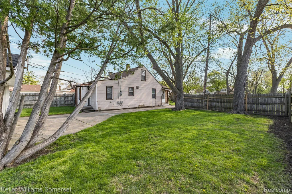 6501 Heyden Street Dearborn Heights City MI 48127
