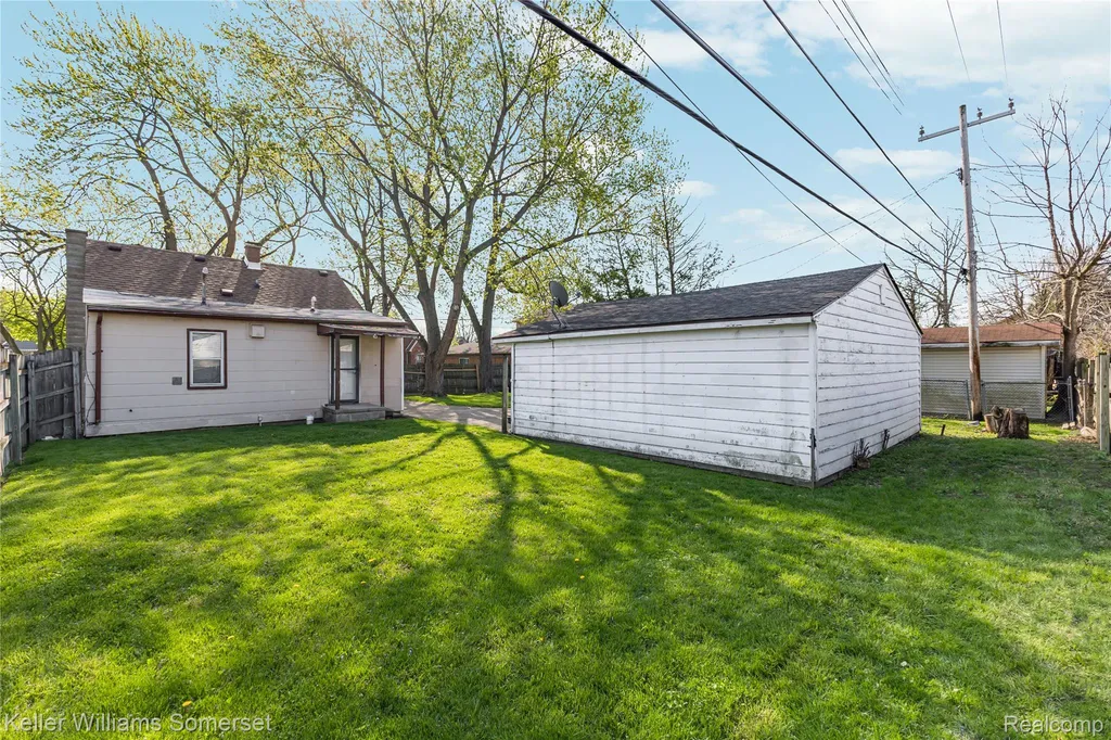 6501 Heyden Street Dearborn Heights City MI 48127