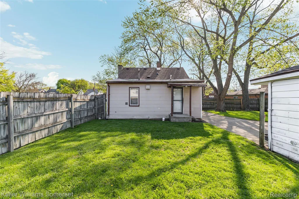 6501 Heyden Street Dearborn Heights City MI 48127