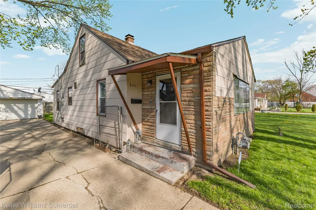 6501 Heyden Street Dearborn Heights City MI 48127