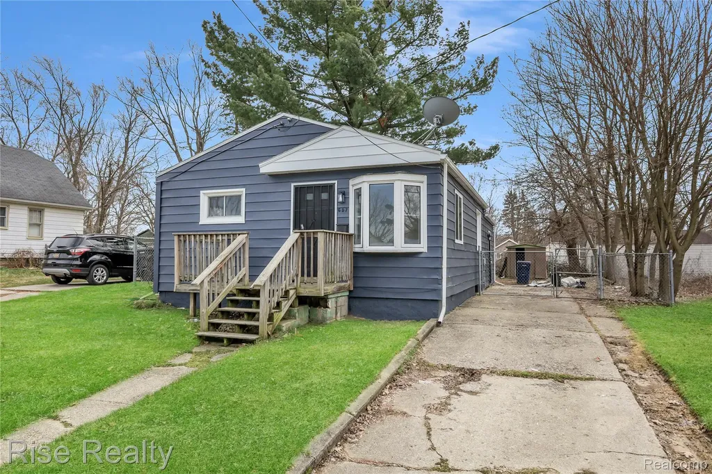 657 Barrie Avenue Flint City MI 48507