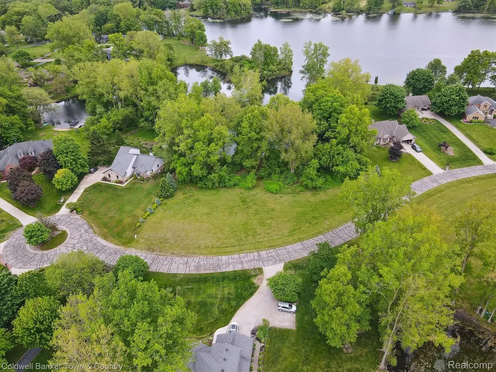 0 Mallards Landing Highland Charter Township MI 48357