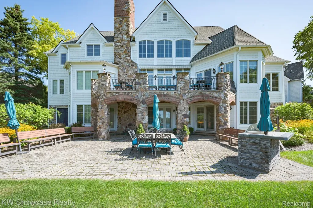 4334 Terra Ridge Drive Milford Charter Township MI 48381