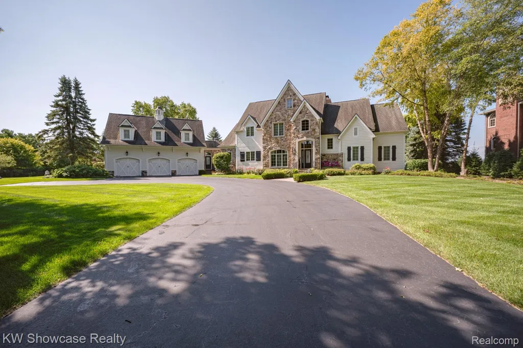 4334 Terra Ridge Drive Milford Charter Township MI 48381