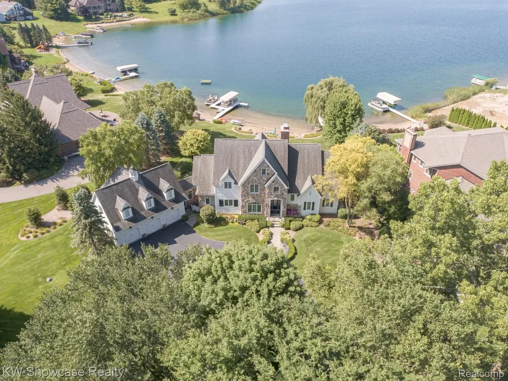 4334 Terra Ridge Drive Milford Charter Township MI 48381