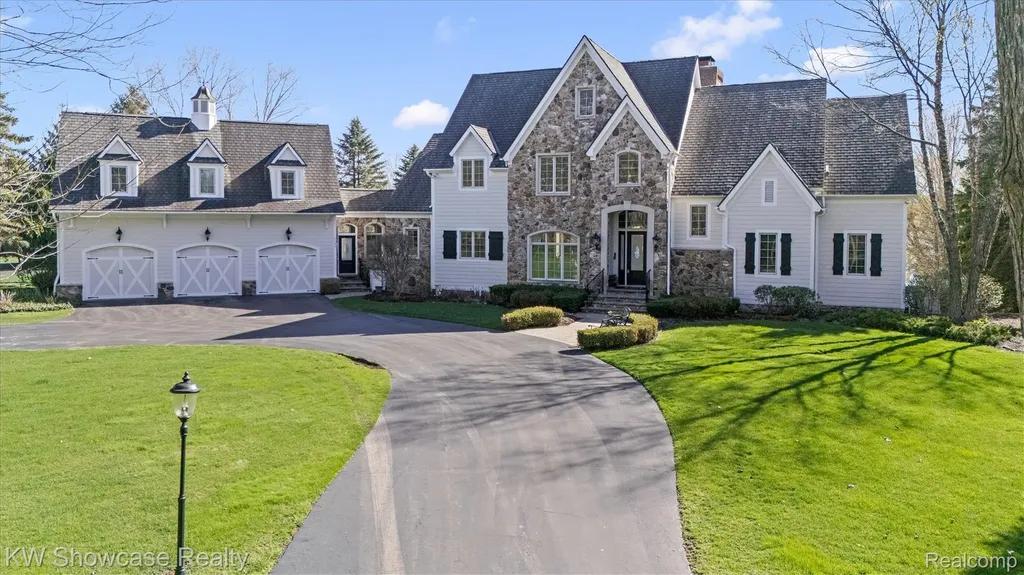 4334 Terra Ridge Drive Milford Charter Township MI 48381