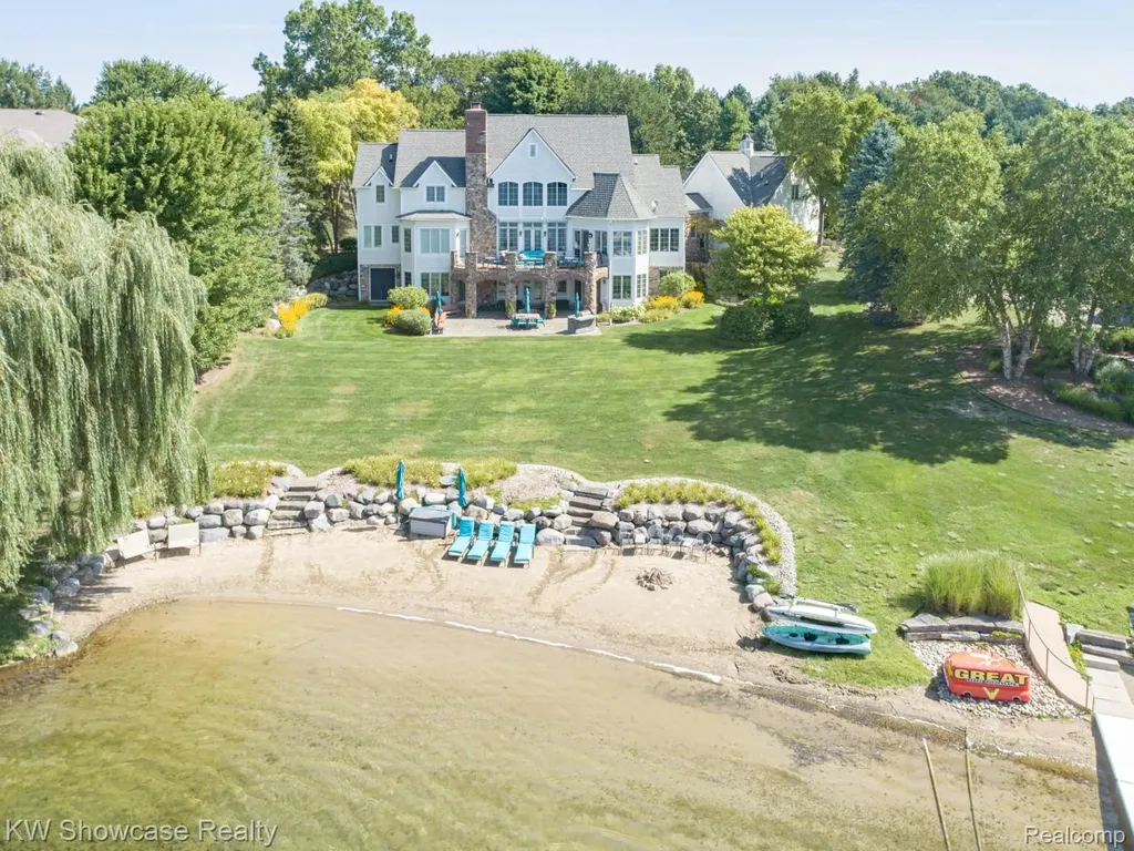 4334 Terra Ridge Drive Milford Charter Township MI 48381
