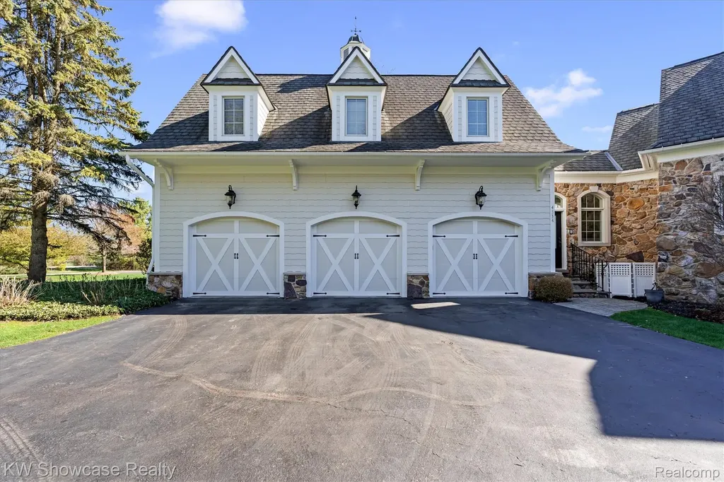 4334 Terra Ridge Drive Milford Charter Township MI 48381