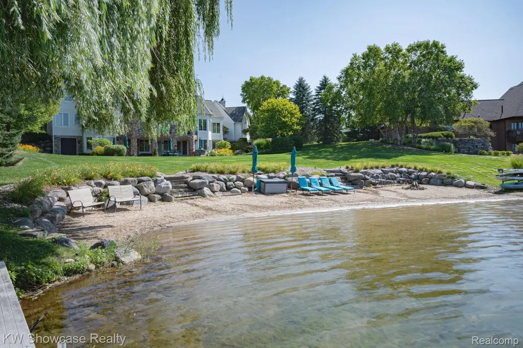4334 Terra Ridge Drive Milford Charter Township MI 48381
