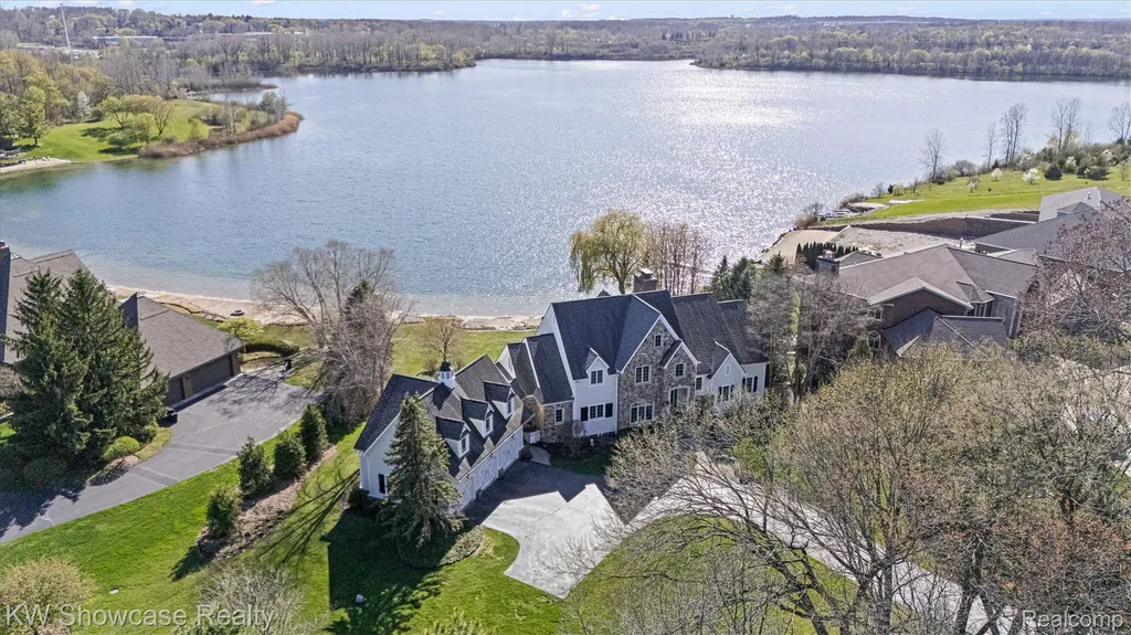 4334 Terra Ridge Drive Milford Charter Township MI 48381