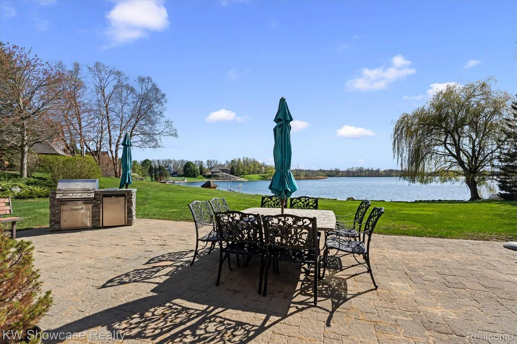 4334 Terra Ridge Drive Milford Charter Township MI 48381