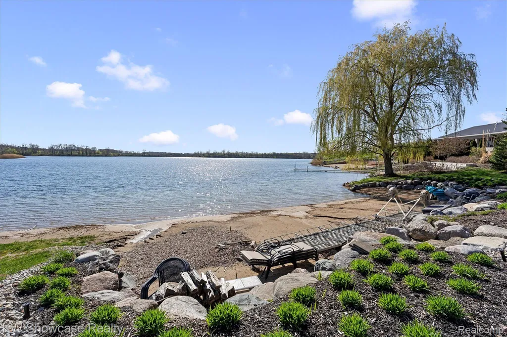 4334 Terra Ridge Drive Milford Charter Township MI 48381