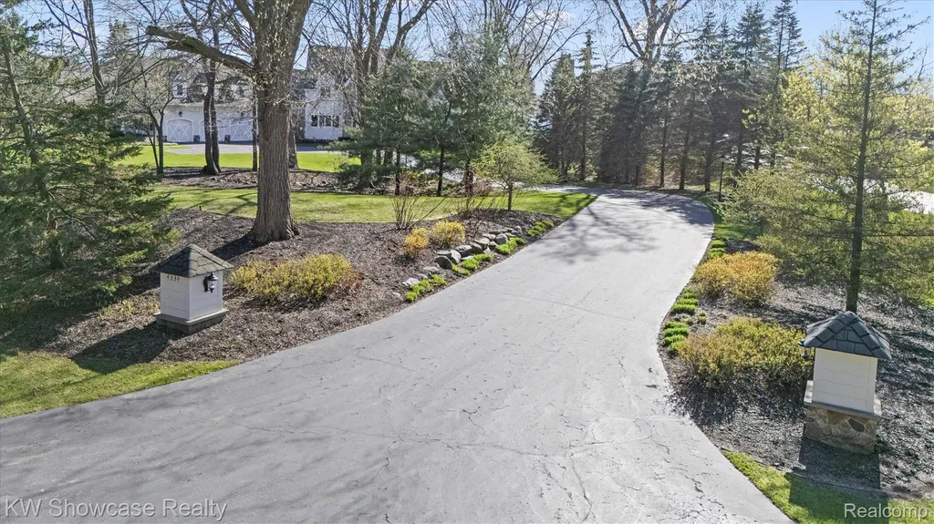 4334 Terra Ridge Drive Milford Charter Township MI 48381