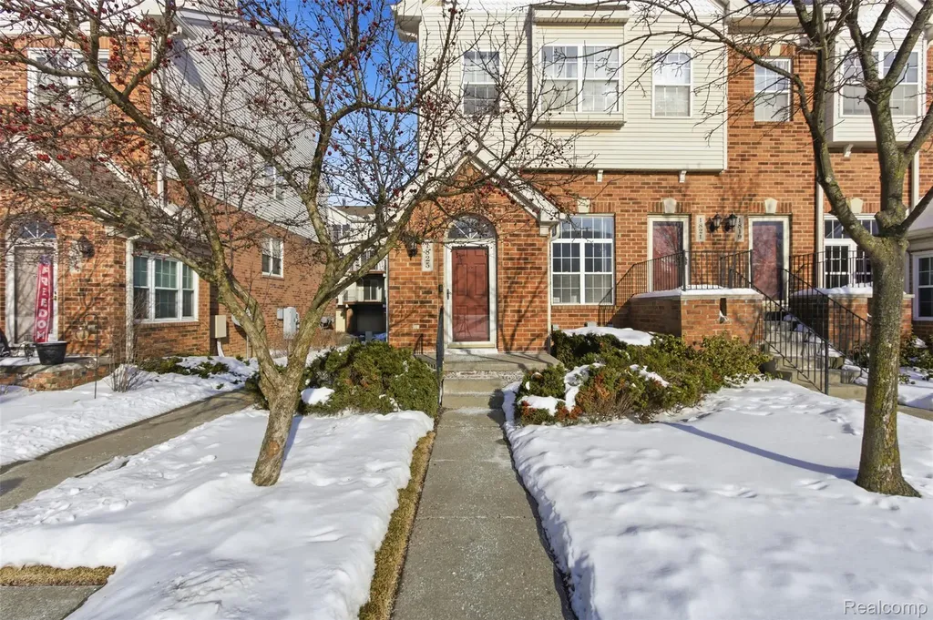 1825 Campau Farms Circle Detroit City MI 48207