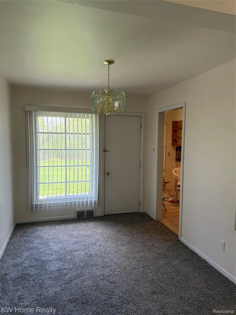 29316 Southgate Drive Southfield City MI 48076