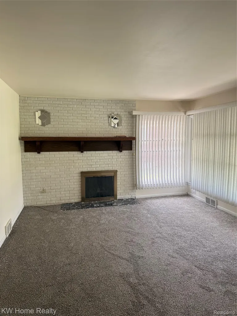 29316 Southgate Drive Southfield City MI 48076