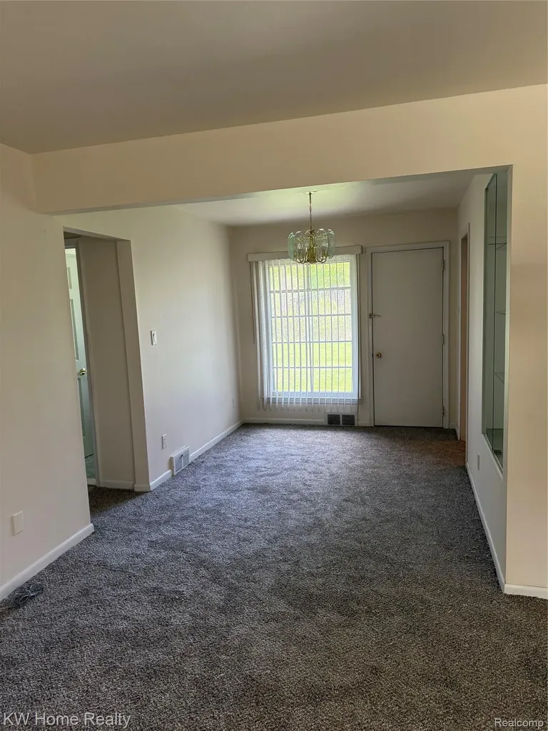 29316 Southgate Drive Southfield City MI 48076