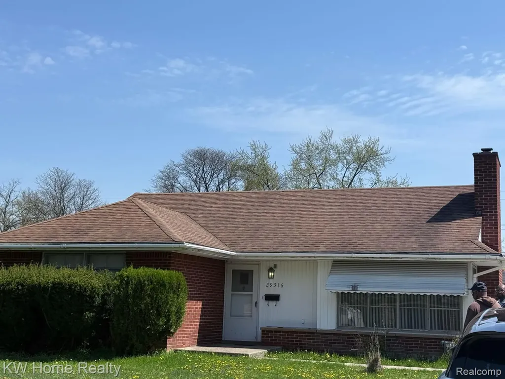 29316 Southgate Drive Southfield City MI 48076