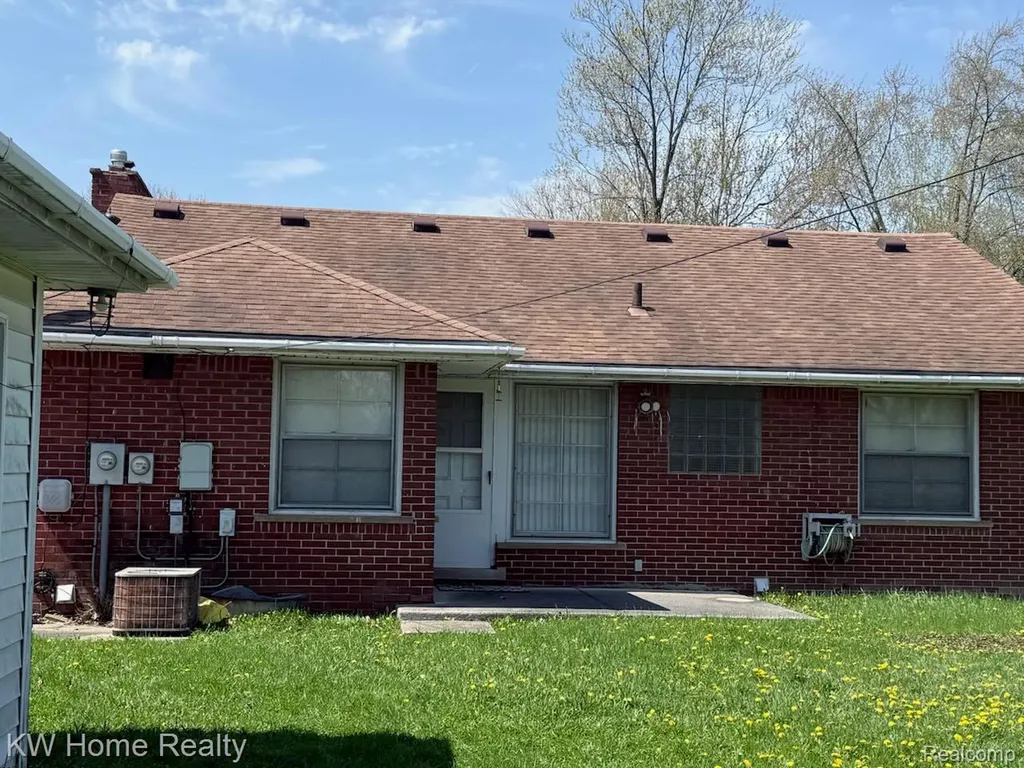 29316 Southgate Drive Southfield City MI 48076