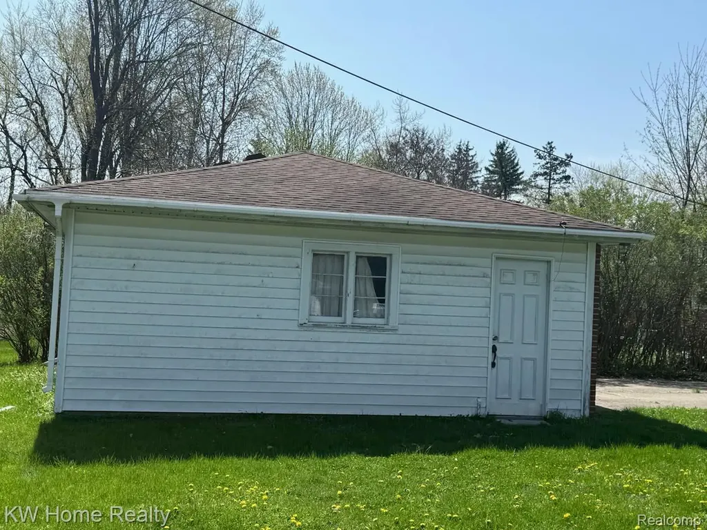 29316 Southgate Drive Southfield City MI 48076