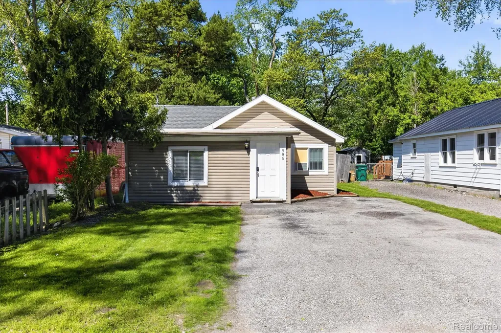 986 Pine Road Bangor Charter Township MI 48706