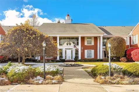 19710 W 13 Mile Road Beverly Hills Village MI 48025